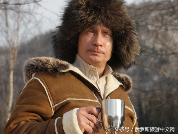 普京年轻时候的穿搭,普京职场穿什么衣服好看