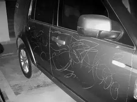 汽车前挡风玻璃划痕修复,30分钟汽车划痕修复