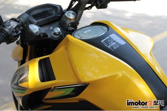 17款五羊本田cb190r属于街车吗,五羊本田cb190r对比豪爵dr300