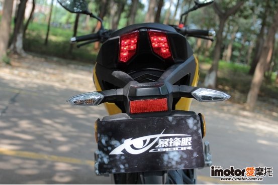 17款五羊本田cb190r属于街车吗,五羊本田cb190r对比豪爵dr300