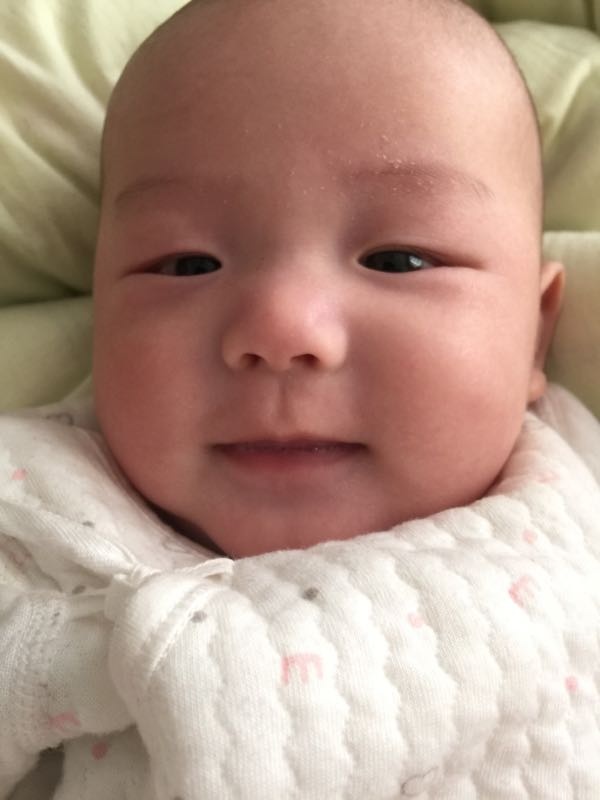 婴儿纸尿片是什么样的,宝宝纸尿片小了能有什么用途