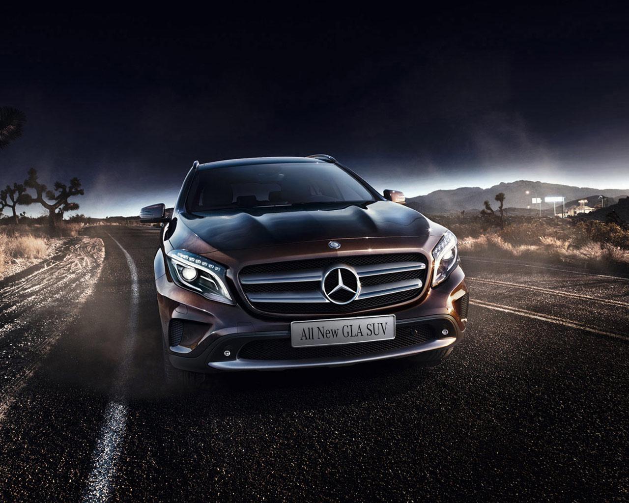 奔驰gla2002020款车长宽高,奔驰gla200身高1米85可以开吗