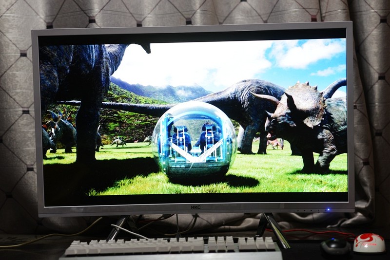 这才是全面屏手机游戏,直屏跟曲面屏游戏体验