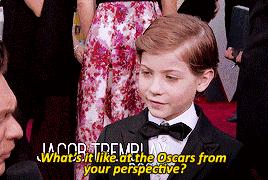 在她疯狂的自我“受虐”后，独立小片迎来了巨大的逆袭！