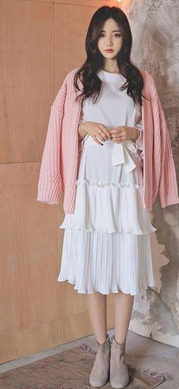 秀智白色衬衫搭配,秀智的学院穿搭