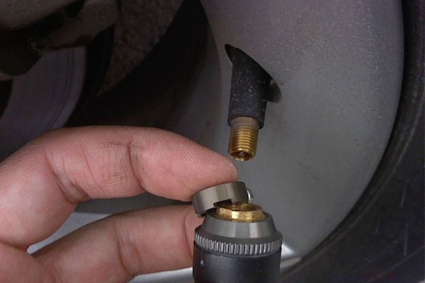 胎压监测那么重要选哪种比较靠谱,胎压监测要买哪一种比较好