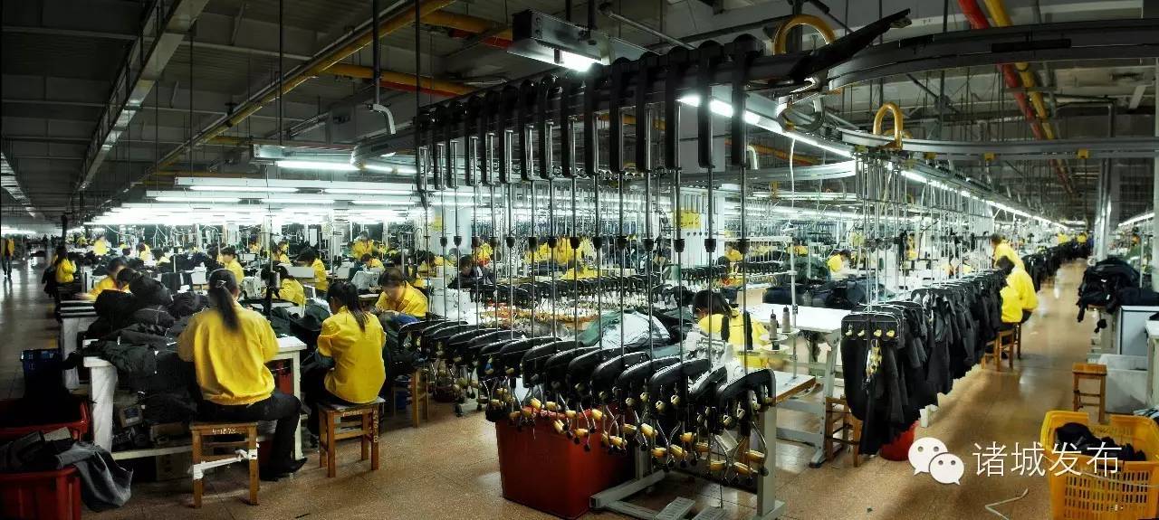 新郎希努尔时装秀,新郎希努尔西服