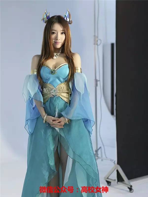 深圳大学女神颜灵兰,七朵组合的高颜值妹子,怎么火不起来?