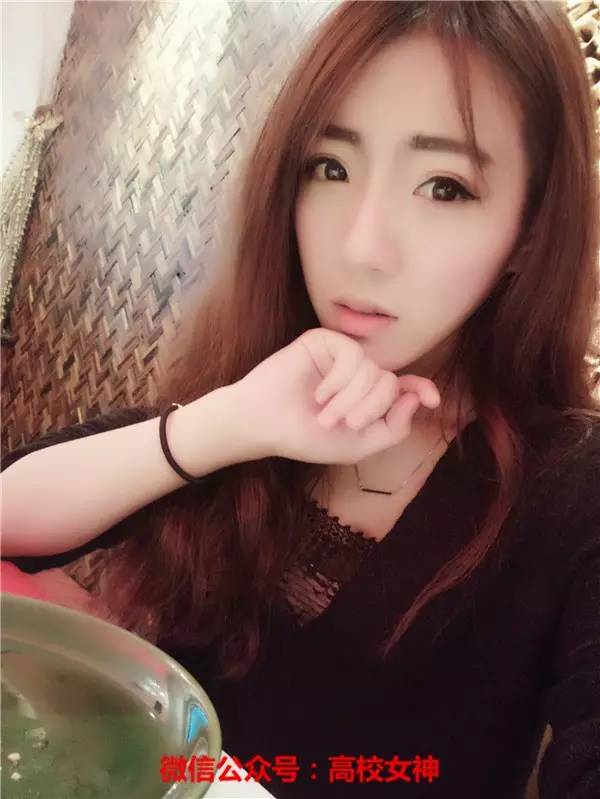 深圳大学女神颜灵兰,七朵组合的高颜值妹子,怎么火不起来?