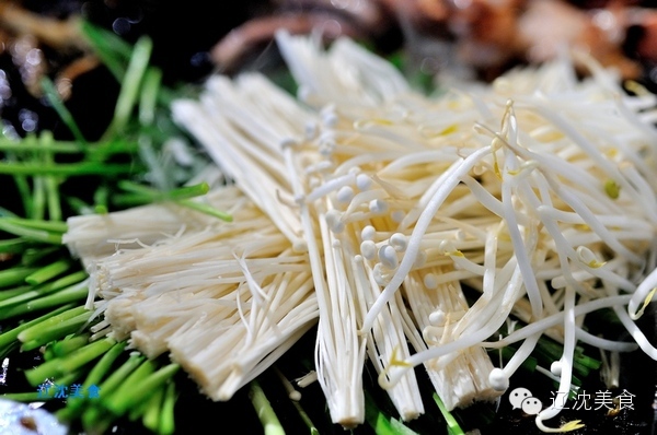 山东小伙创建了”烧+烤“新模式,玩活沈阳长白社区小餐饮