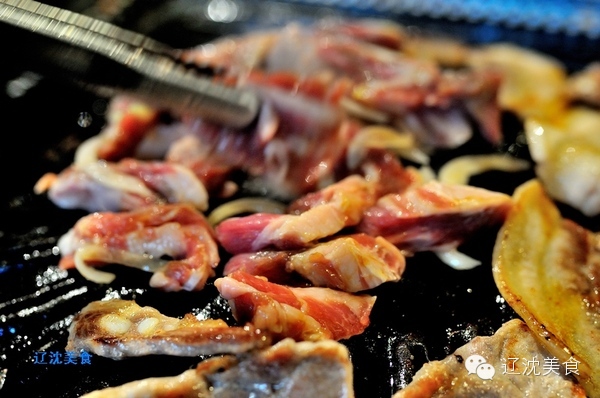 山东小伙创建了”烧+烤“新模式,玩活沈阳长白社区小餐饮