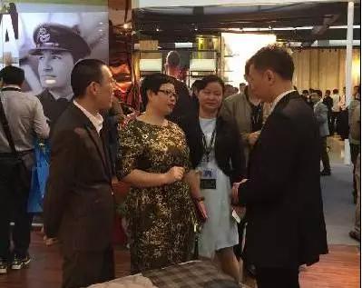 时尚潮流软床,软床流行颜色趋势