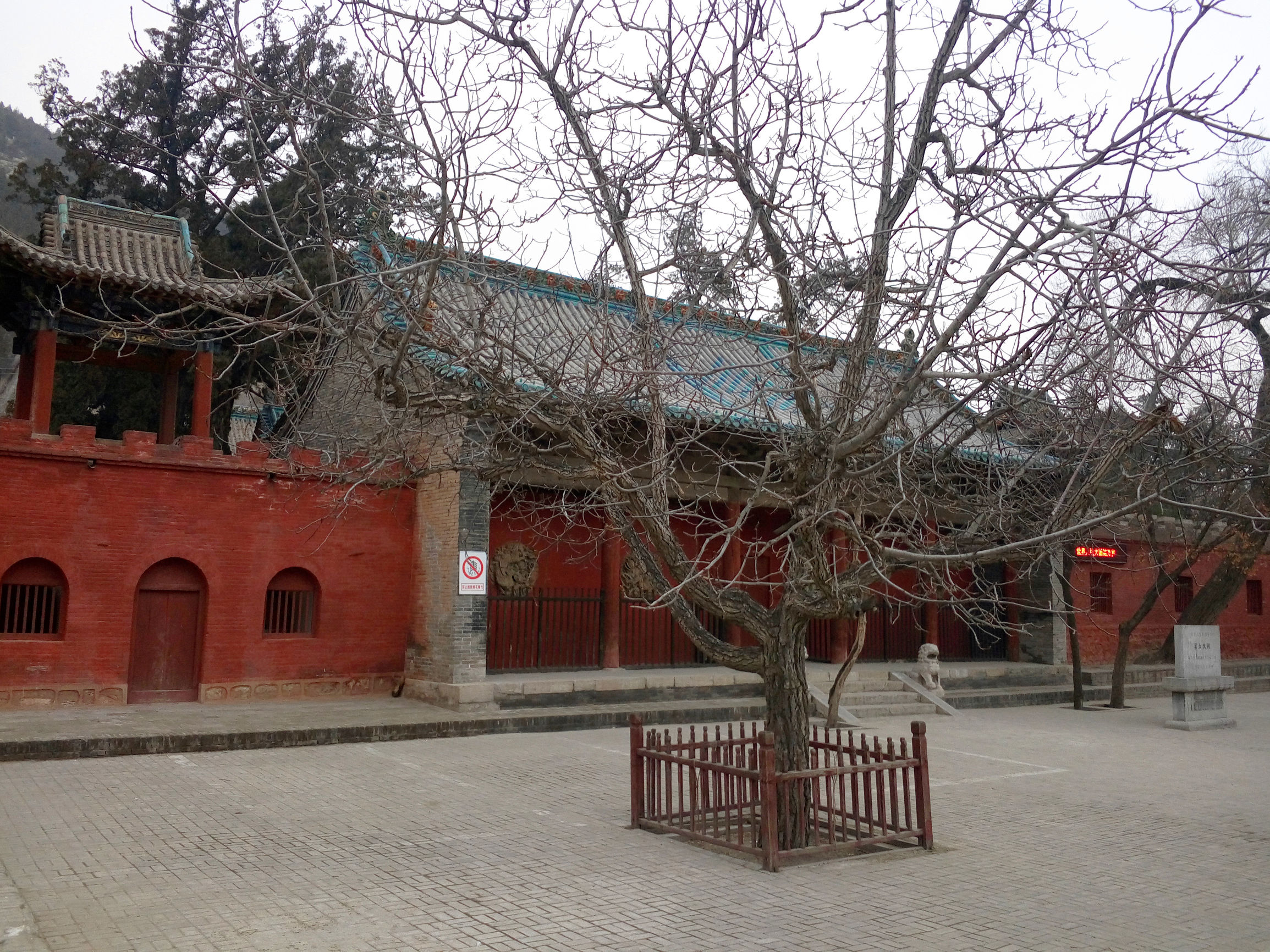 涨姿势：与晋祠齐名的窦大夫祠这几幅元代团龙雕的可真不错！