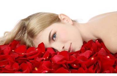 夏季自制补水保湿喷雾,自制补水喷雾干皮推荐