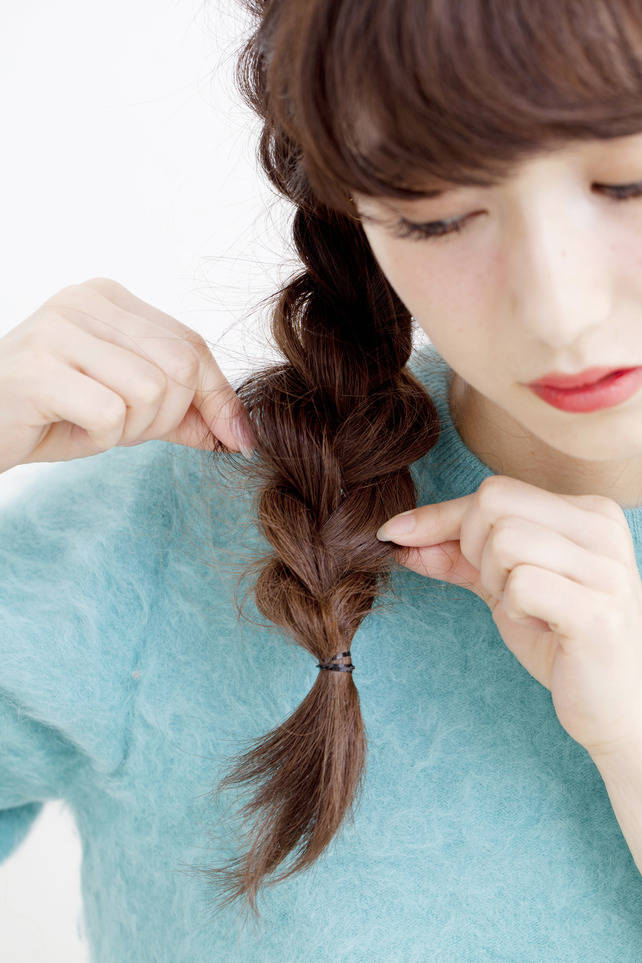 4款超时髦的编发3分钟就能搞定,日系编发简单又自然