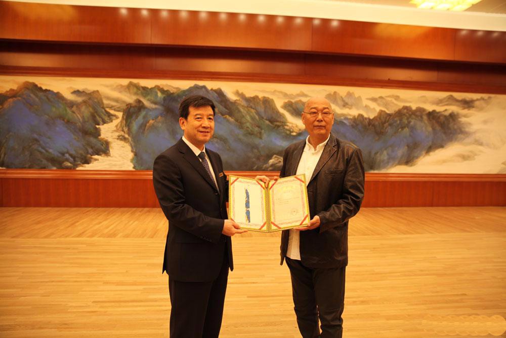 万鼎:览大美之景生壮美之怀