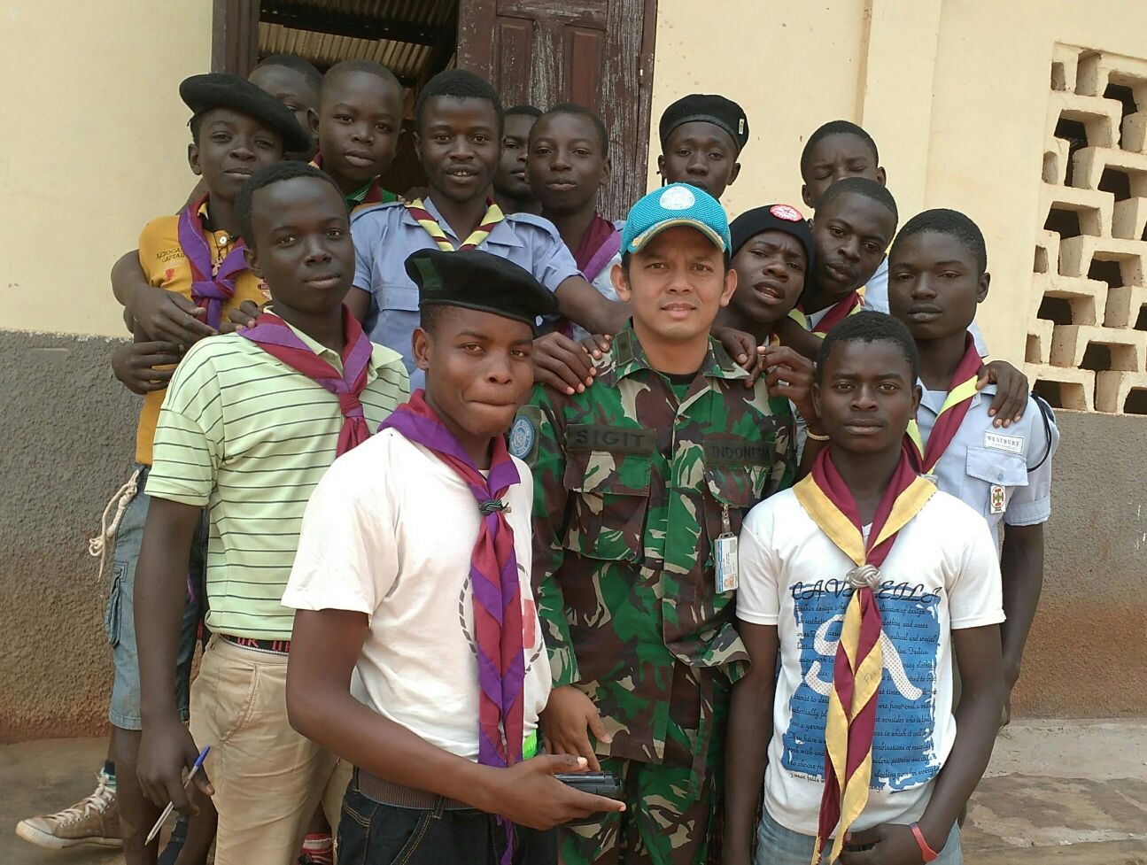 太阳的后裔到底讲了个啥,太阳的后裔是维和部队吗