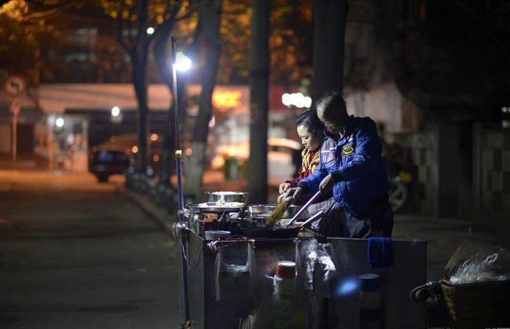 25岁小伙得了罕见病,男子患怪病一睡觉就满口血