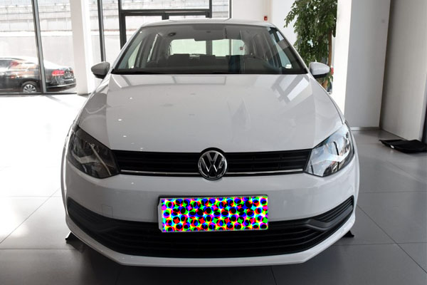 起亚k2和polo哪个更好,polo和k2哪个值得入手