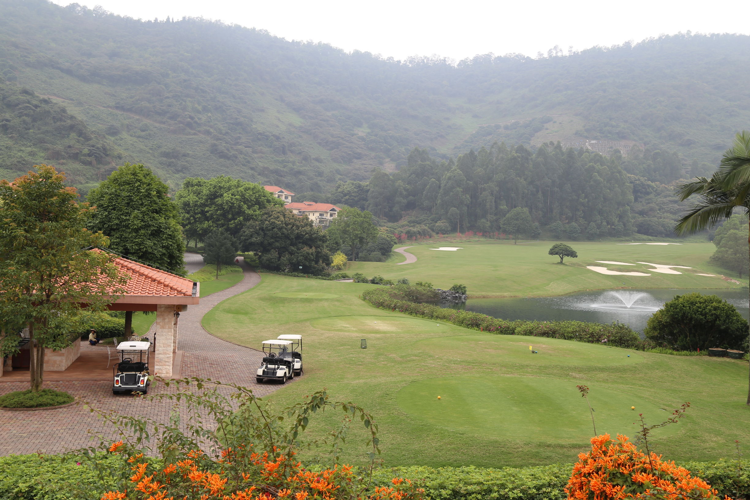人生就是要吃喝玩乐-南沙高尔夫休闲自邮行