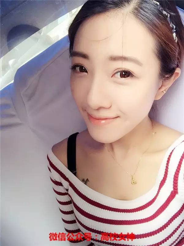 深圳大学女神颜灵兰,七朵组合的高颜值妹子,怎么火不起来?