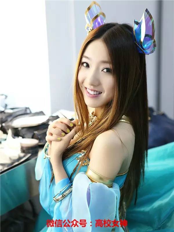 深圳大学女神颜灵兰,七朵组合的高颜值妹子,怎么火不起来?