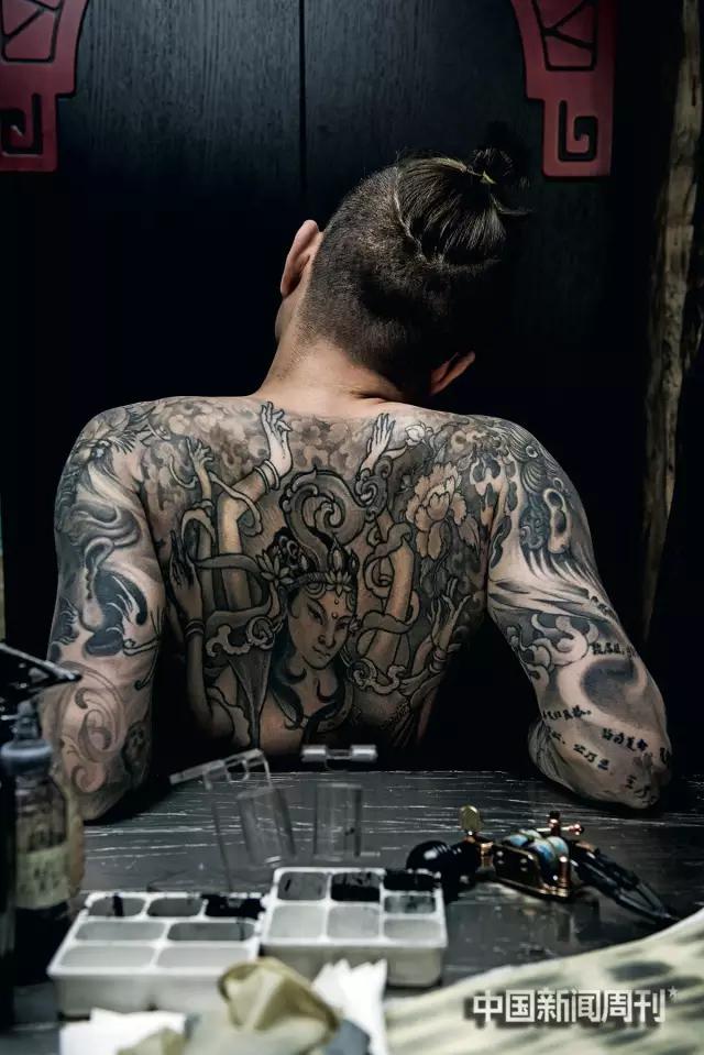 张扬身上的纹身花臂,张扬的纹身高清图片