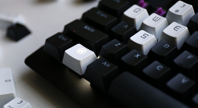 异极战魔者可换轴机械键盘,战魔者机械键盘推荐