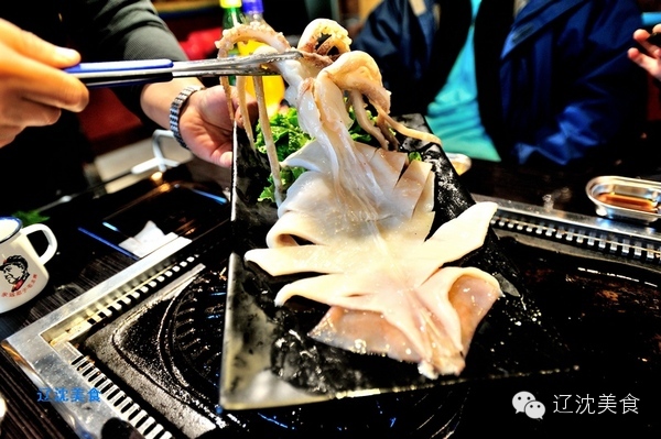 山东小伙创建了”烧+烤“新模式,玩活沈阳长白社区小餐饮