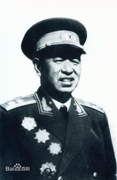 毛主席晚年感慨“天下英雄谁敌手,曹刘”,曹便是说这位传奇中将