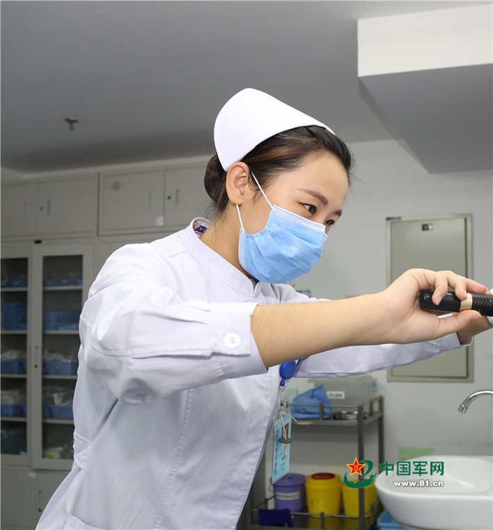 A4腰？听听空军“女神”怎么说