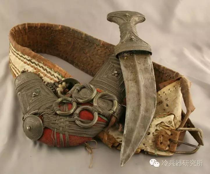 十九世纪法国铁甲舰,阿拉伯中世纪的弯刀