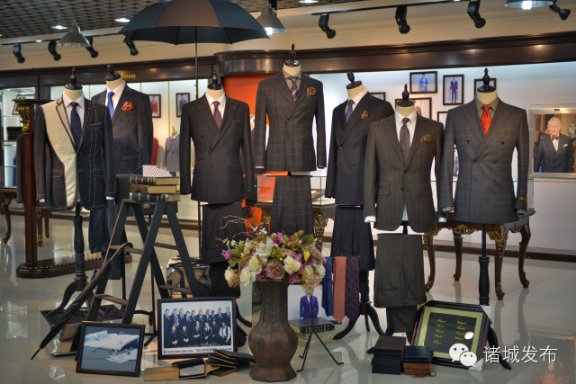 新郎希努尔时装秀,新郎希努尔西服