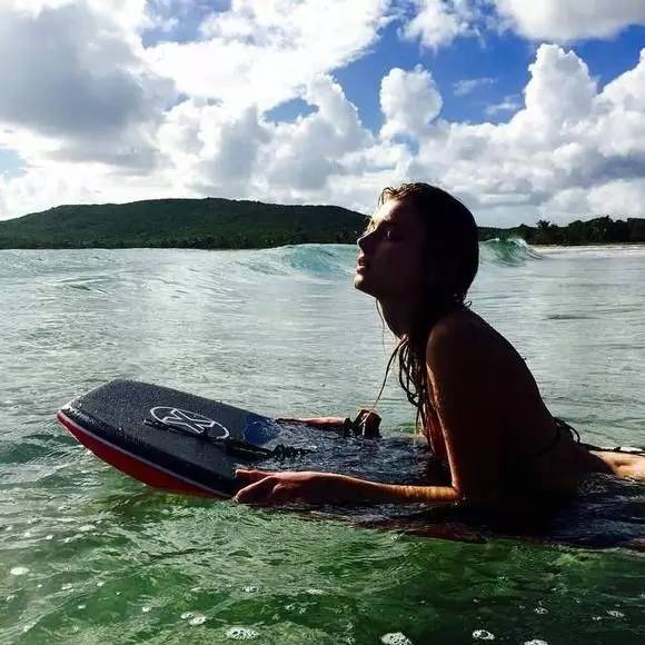 明星为了躲避狗仔都用了哪些绝招,为了躲狗仔的明星有哪些