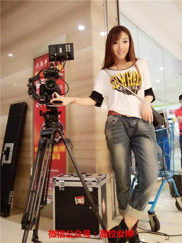 深圳大学女神颜灵兰,七朵组合的高颜值妹子,怎么火不起来?