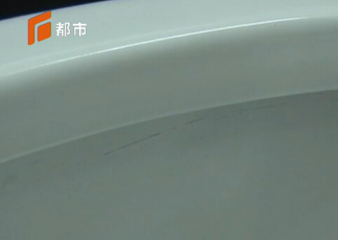 石家庄袁阿姨家马桶坏了维修人员一检查“损失惨重”