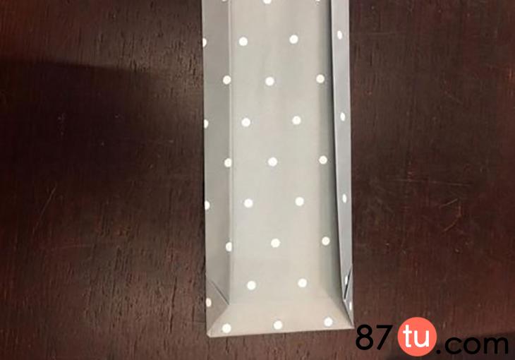 礼品袋的折纸方法简单又实用,礼品袋折纸教程正方纸