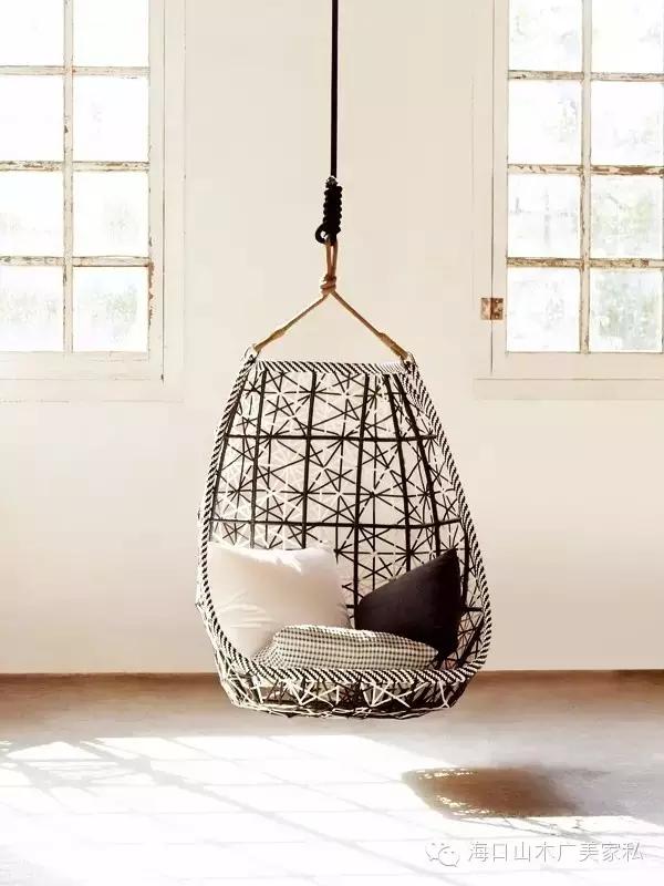 躲在山中偷得浮生半日闲,坐在河边吹吹风偷得浮生半日闲