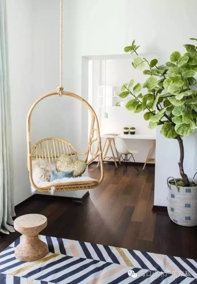 躲在山中偷得浮生半日闲,坐在河边吹吹风偷得浮生半日闲