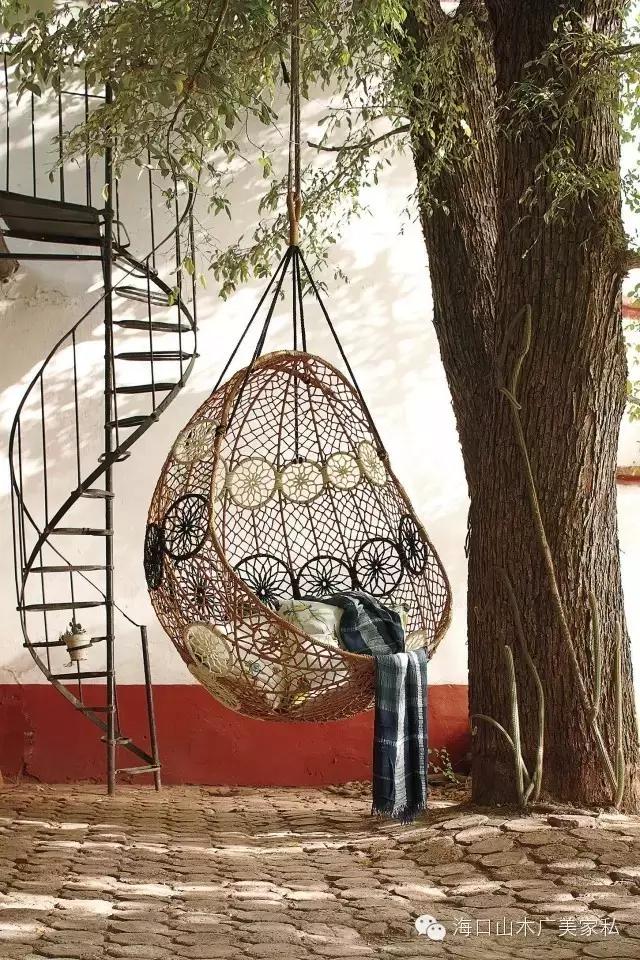 躲在山中偷得浮生半日闲,坐在河边吹吹风偷得浮生半日闲