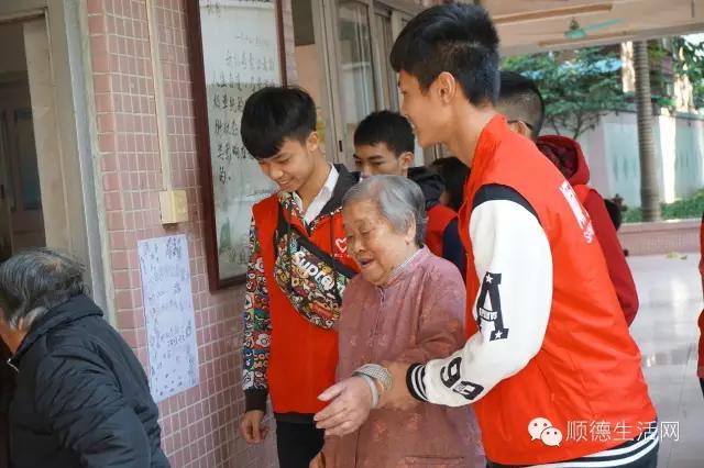 春暖花开暖意浓浓,春暖花开养老院