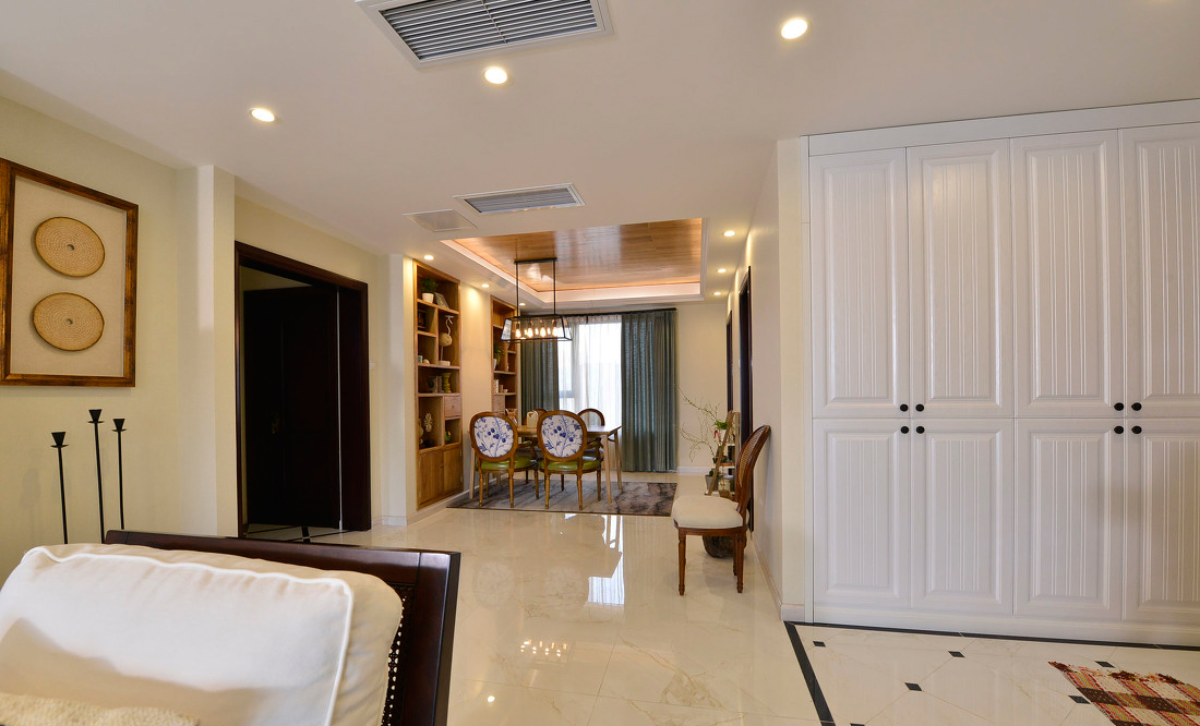 地板砖拱起还能这样做，姜还是老的辣，师傅的方法比网友管用多！