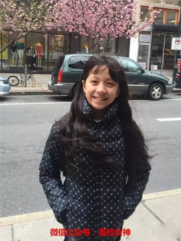 欧阳娜娜三姐妹颜值相差大,欧阳娜娜三姐妹一共几岁了