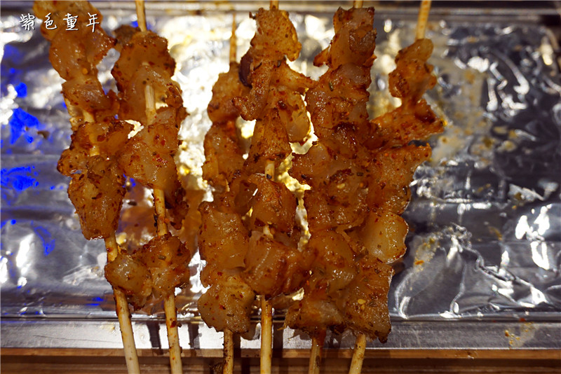 木屋烧烤pk冰城串吧,冰城串吧烤鸡肉