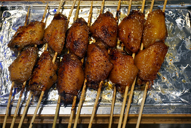 木屋烧烤pk冰城串吧,冰城串吧烤鸡肉