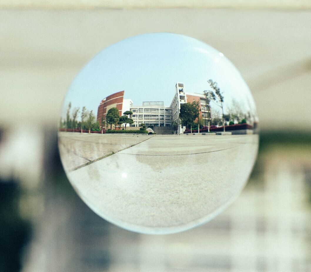 遇见︱有个给你的水晶球，吓了一跳，武汉竟有如此晶莹剔透的大学