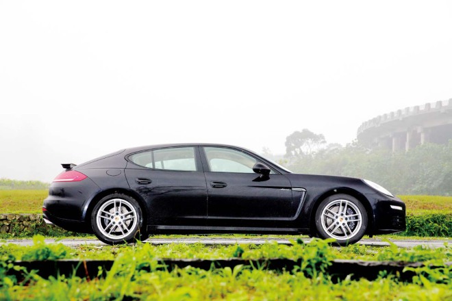 保时捷panameraturbos飙车,保时捷panameragts弹射