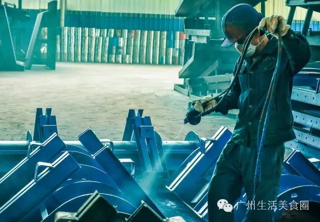 广州一次性医疗补助金谁来给,广州大额医疗费用补助每月扣多少