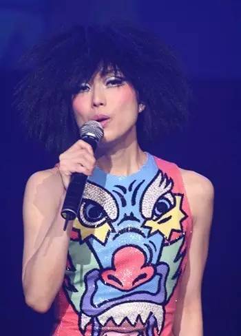 邓紫棋跨年神女造型高清图,邓紫棋2024跨年演唱会造型