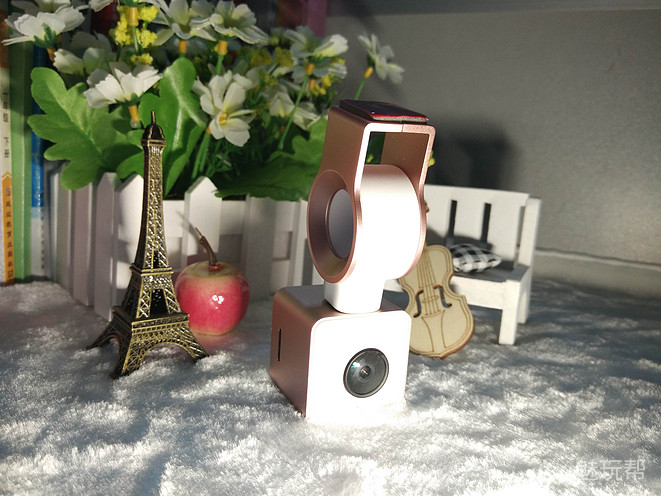 你驾驶，她帮你看风景